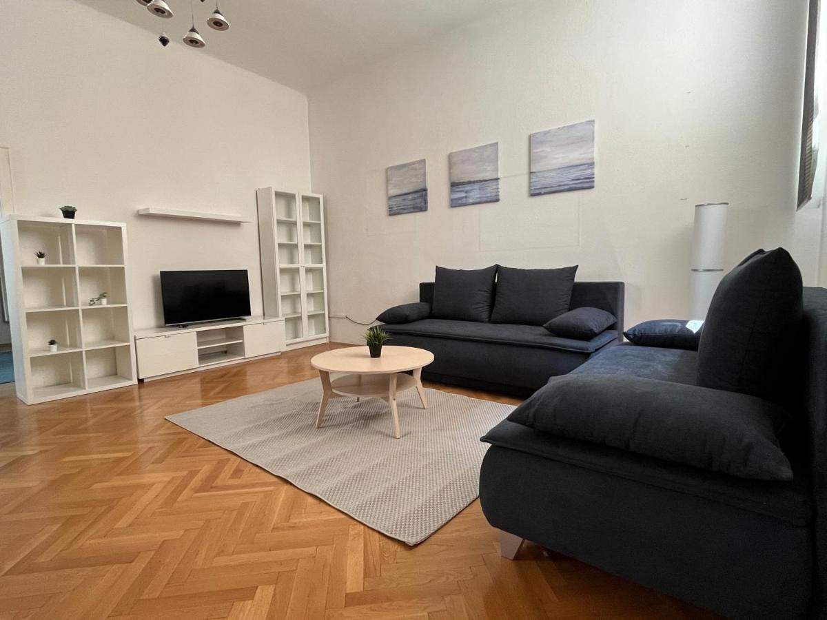 Stylish Apt Near Urania 1Br Apartment เวียนนา ภายนอก รูปภาพ