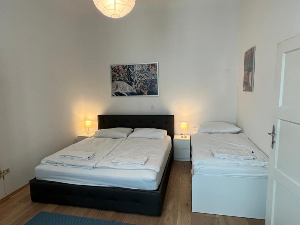 Stylish Apt Near Urania 1Br Apartment เวียนนา ภายนอก รูปภาพ